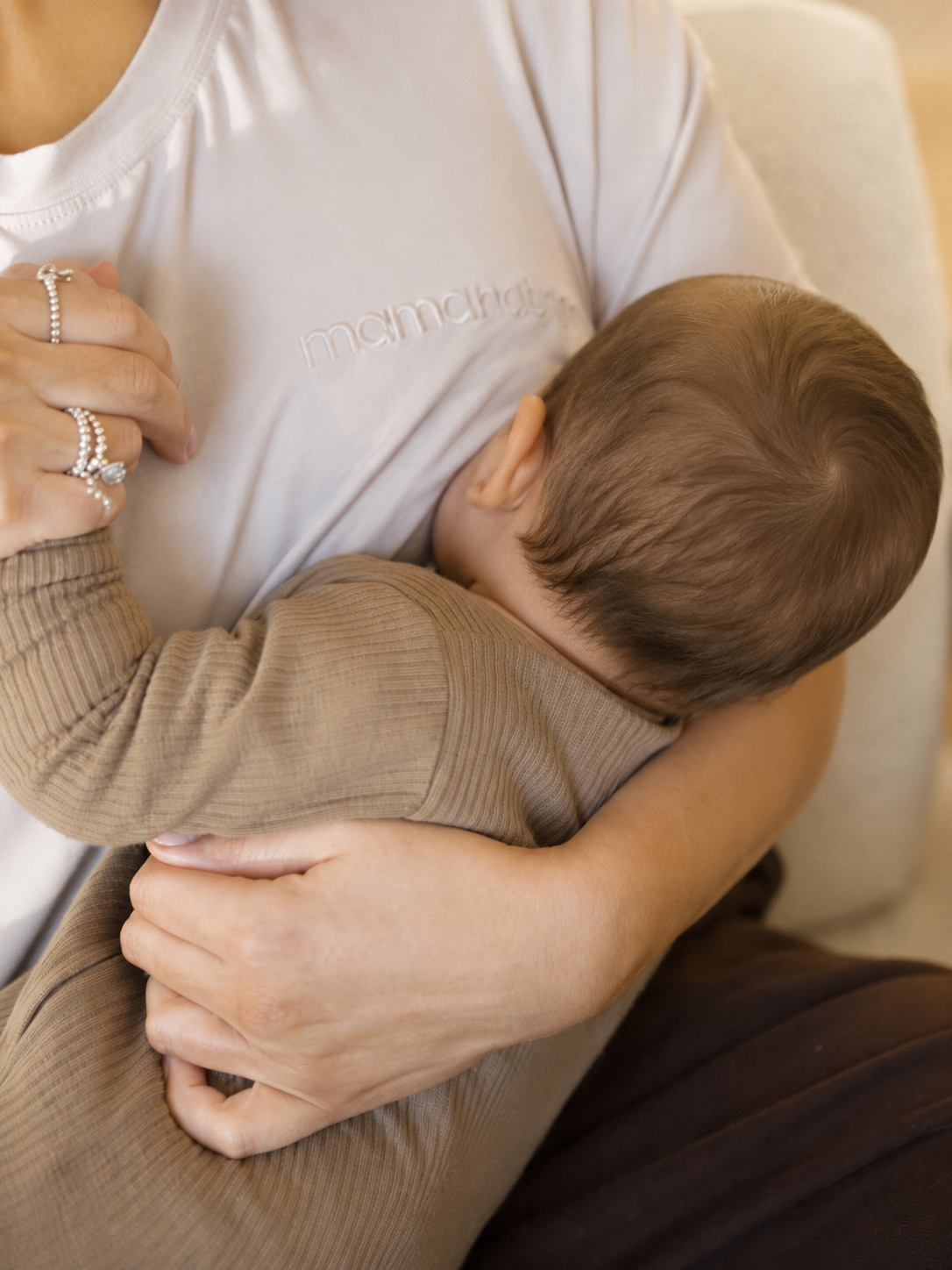 Breastfeeding Tee with Hidden Zip Access – Oat